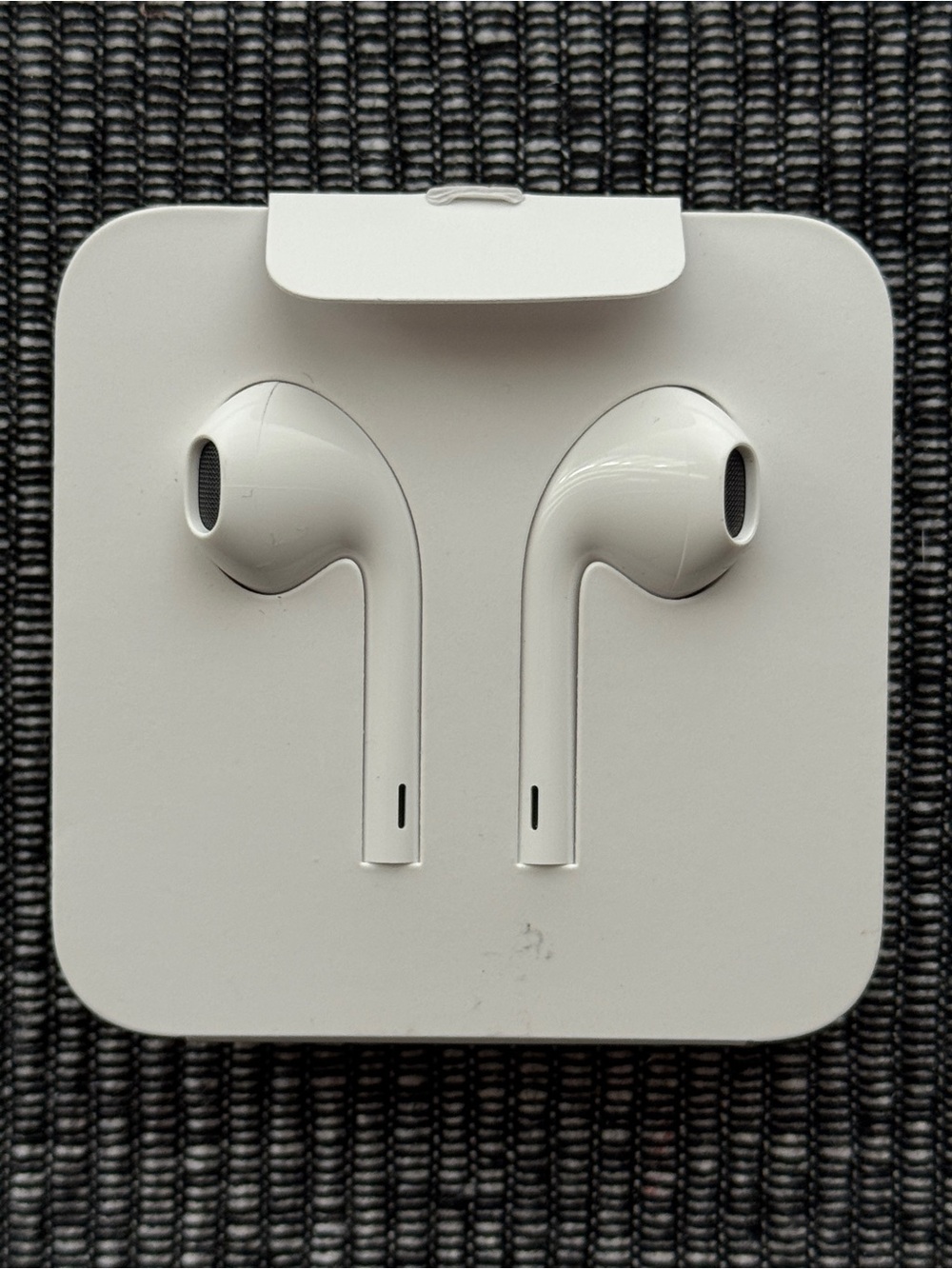 APPLE EarPods Lightning Wired Earbuds w/ Mic & Volume Control